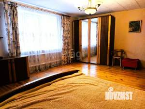 Дом 214м², 2-этажный, участок 6 сот.  