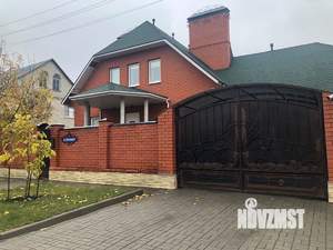 Дом 296м², 3-этажный, участок 10 сот.  