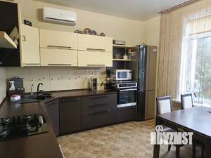 Дом 238м², 3-этажный, участок 10 сот.  