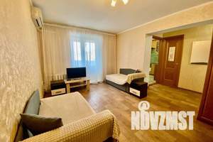1-к квартира, посуточно, 40м2, 2/10 этаж