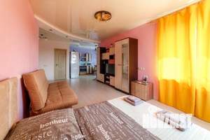1-к квартира, посуточно, 56м2, 1/1 этаж