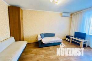 1-к квартира, посуточно, 40м2, 2/10 этаж
