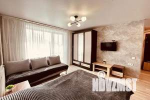 1-к квартира, посуточно, 35м2, 4/9 этаж