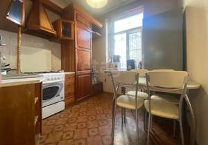 2-к квартира, вторичка, 47м2, 1/4 этаж