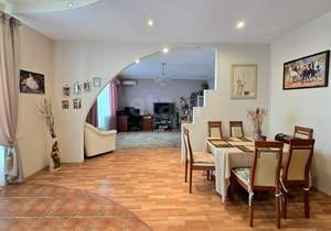 2-к квартира, вторичка, 118м2, 7/9 этаж
