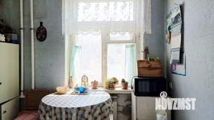 2-к квартира, вторичка, 42м2, 1/4 этаж