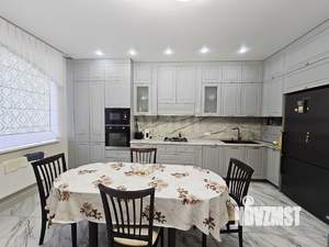 3-к квартира, вторичка, 110м2, 2/4 этаж