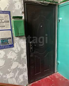 2-к квартира, вторичка, 43м2, 1/4 этаж