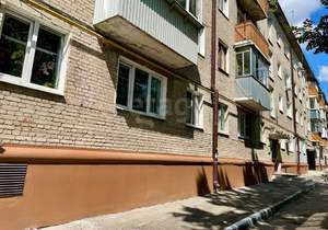 2-к квартира, вторичка, 43м2, 1/4 этаж