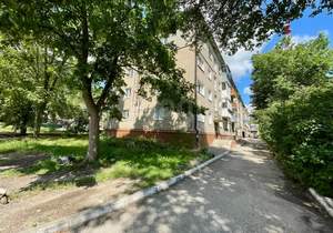 2-к квартира, вторичка, 43м2, 1/4 этаж